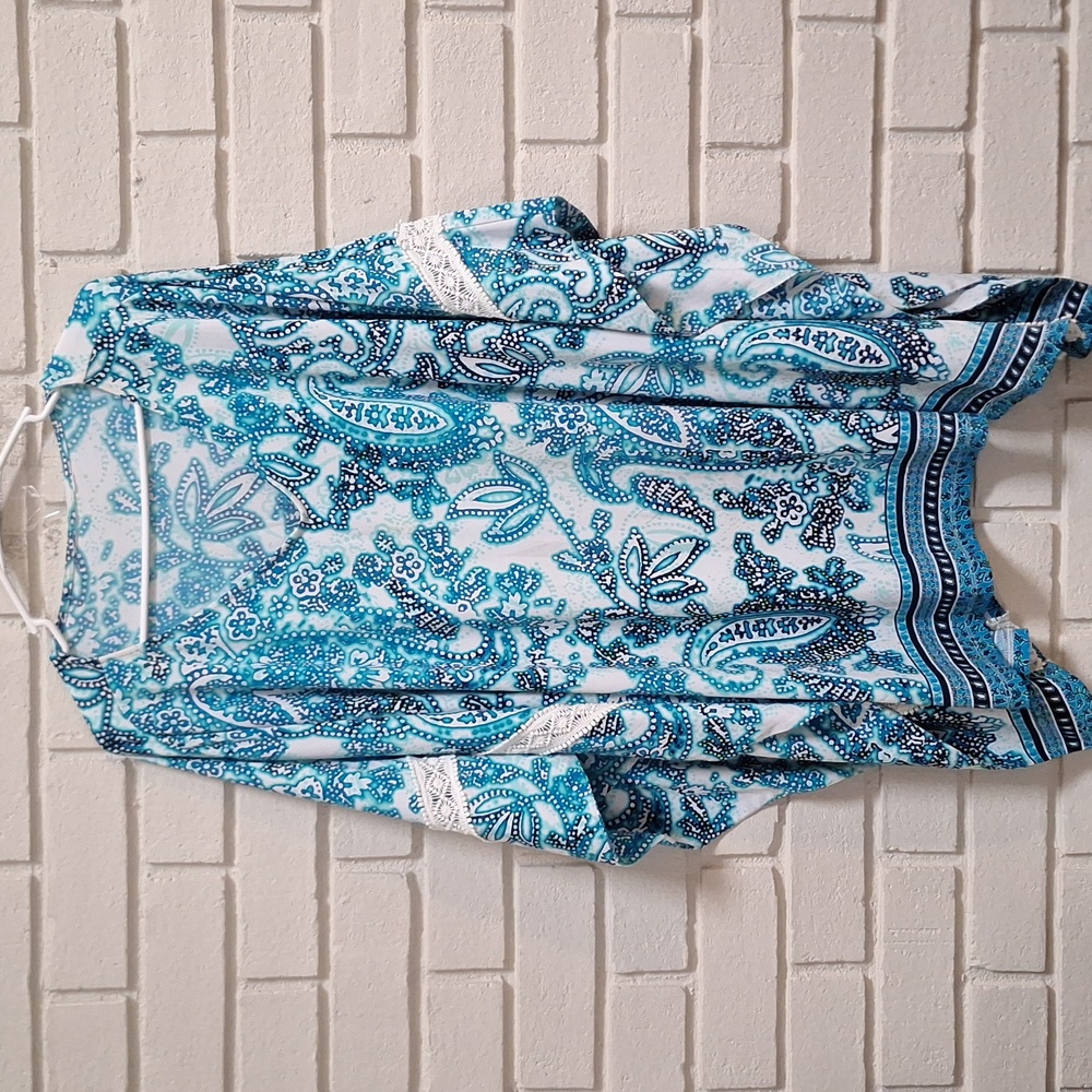 Blue and White Lace Detail Paisley Flowy Poncho Top. Size 3X- 5X